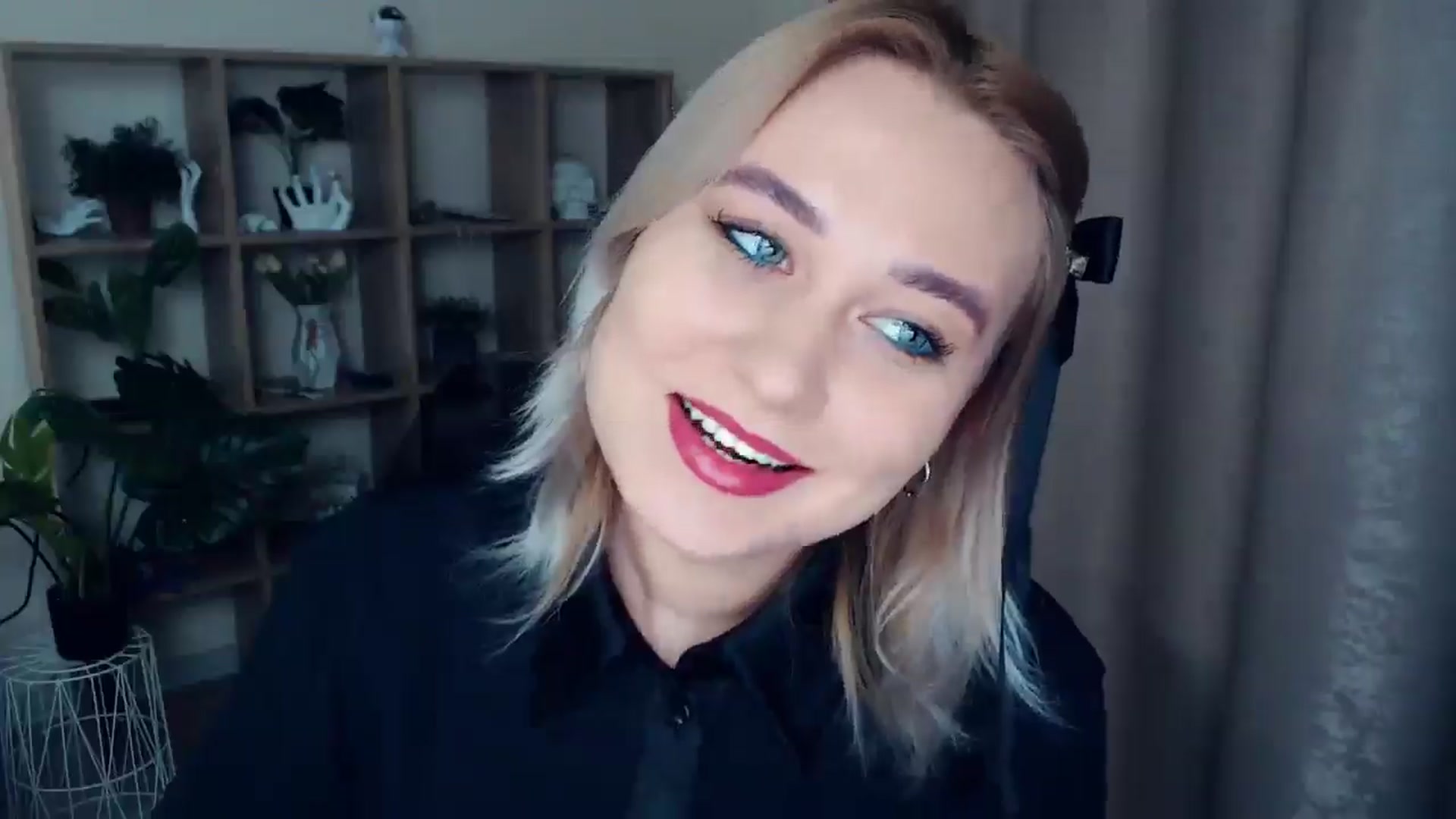 Gallery image thumbnail from Kukla_kolduna's myfreecams stream on, 12/27/2024, 16:23 image 10 of 20