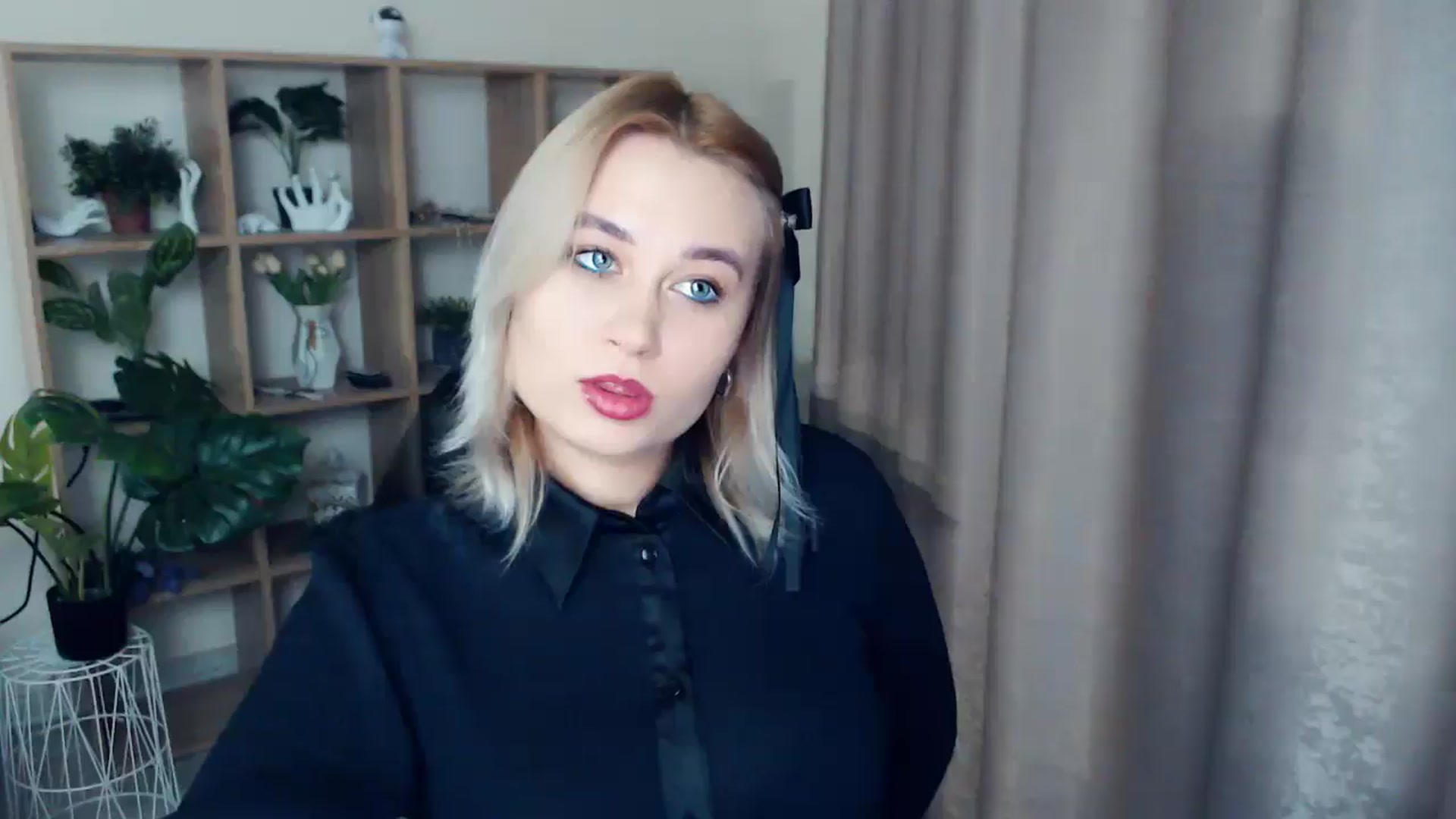 Gallery image thumbnail from Kukla_kolduna's myfreecams stream on, 12/27/2024, 16:23 image 8 of 20