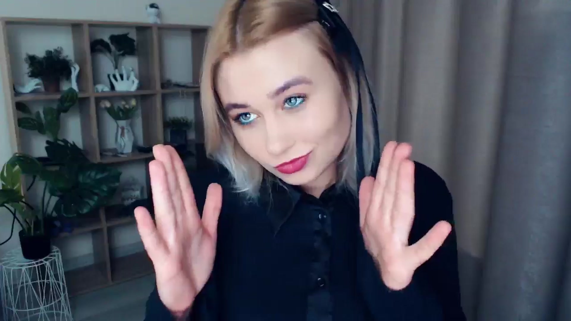 Gallery image thumbnail from Kukla_kolduna's myfreecams stream on, 12/27/2024, 16:23 image 3 of 20