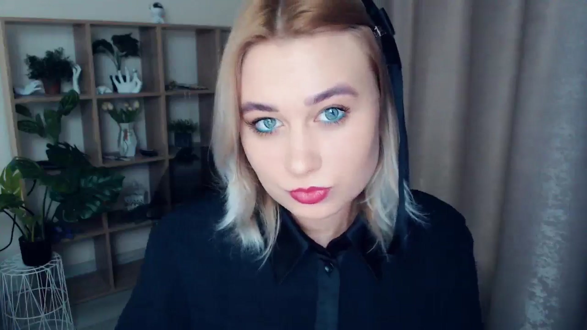 Gallery image thumbnail from Kukla_kolduna's myfreecams stream on, 12/27/2024, 16:23 image 9 of 20