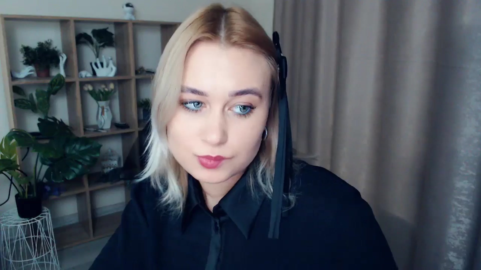Gallery image thumbnail from Kukla_kolduna's myfreecams stream on, 12/27/2024, 16:52 image 9 of 20