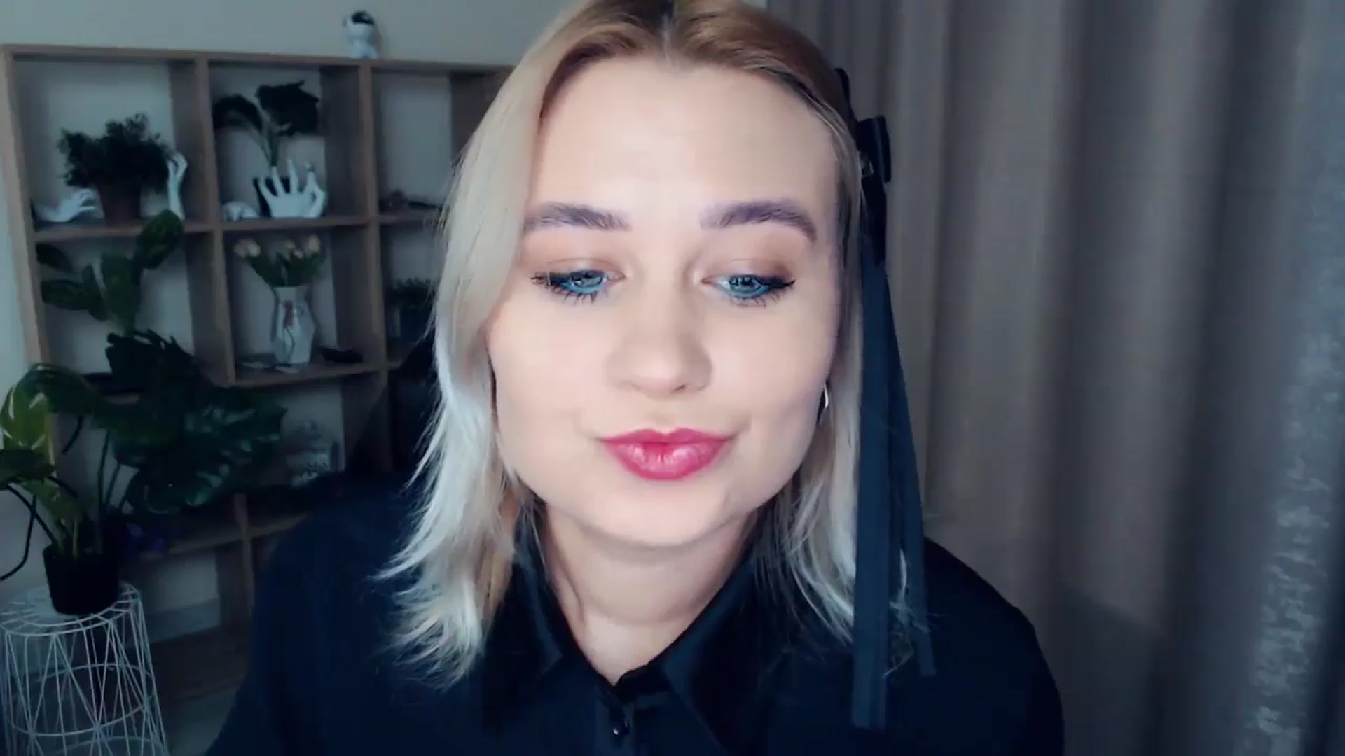 Gallery image thumbnail from Kukla_kolduna's myfreecams stream on, 12/27/2024, 16:52 image 2 of 20