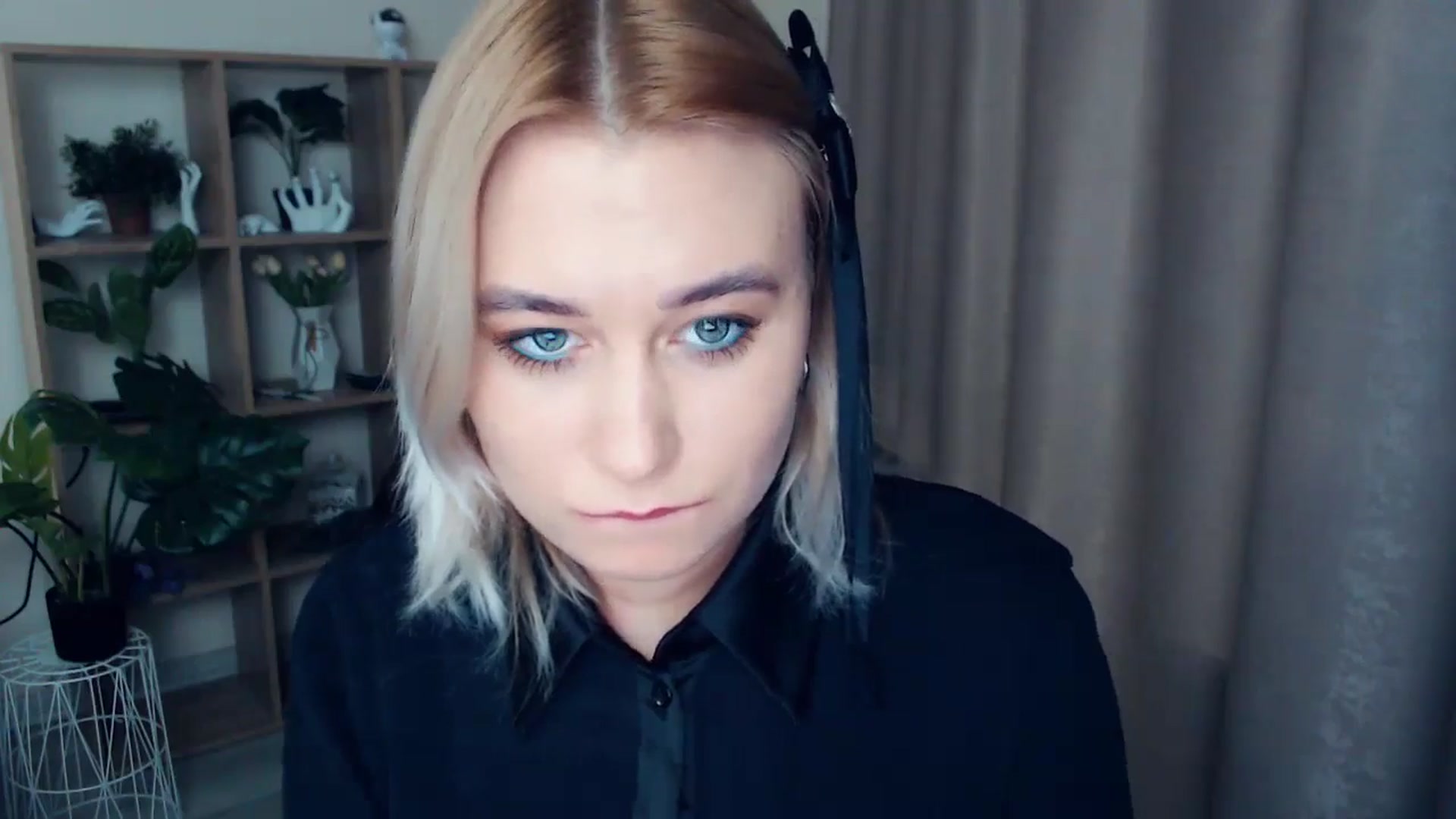 Gallery image thumbnail from Kukla_kolduna's myfreecams stream on, 12/27/2024, 16:52 image 19 of 20