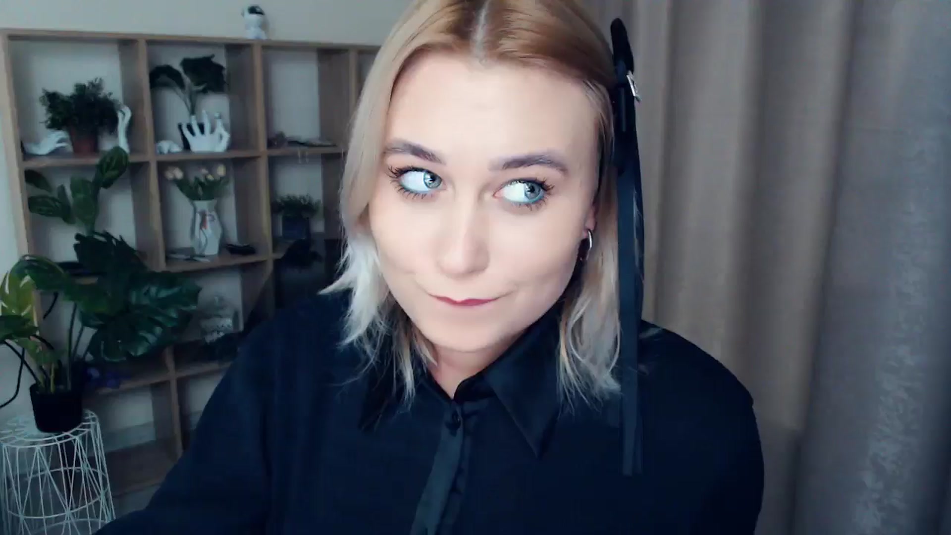 Gallery image thumbnail from Kukla_kolduna's myfreecams stream on, 12/27/2024, 16:52 image 13 of 20