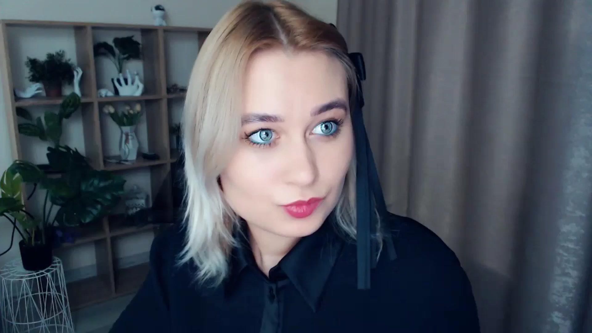 Gallery image thumbnail from Kukla_kolduna's myfreecams stream on, 12/27/2024, 16:52 image 1 of 20
