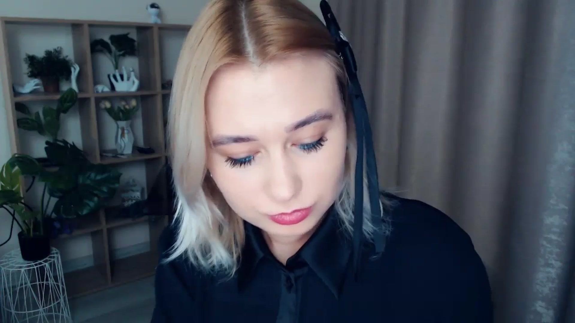 Gallery image thumbnail from Kukla_kolduna's myfreecams stream on, 12/27/2024, 16:52 image 8 of 20