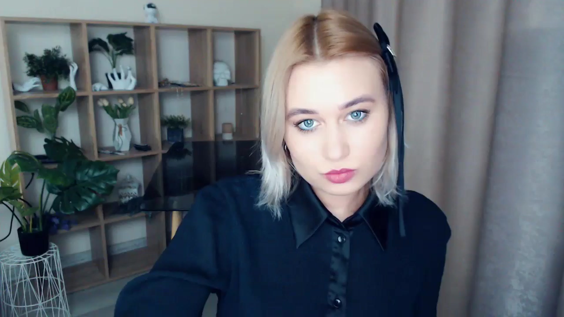 Gallery image thumbnail from Kukla_kolduna's myfreecams stream on, 12/27/2024, 19:09 image 9 of 20