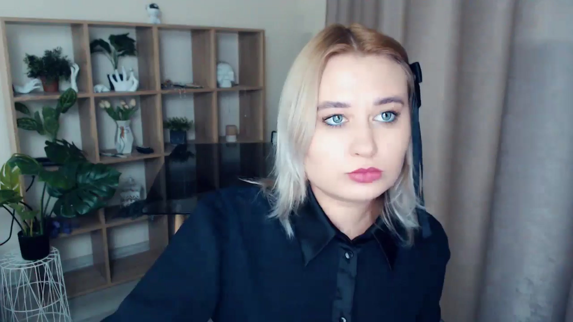 Gallery image thumbnail from Kukla_kolduna's myfreecams stream on, 12/27/2024, 19:09 image 15 of 20