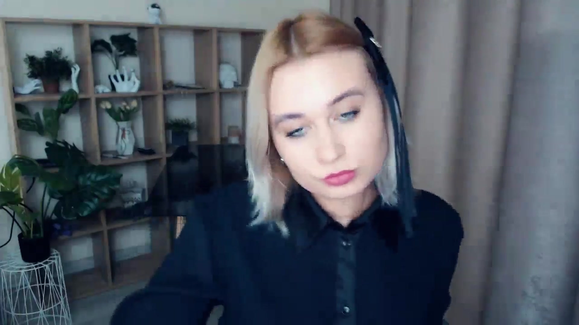 Gallery image thumbnail from Kukla_kolduna's myfreecams stream on, 12/27/2024, 19:09 image 10 of 20