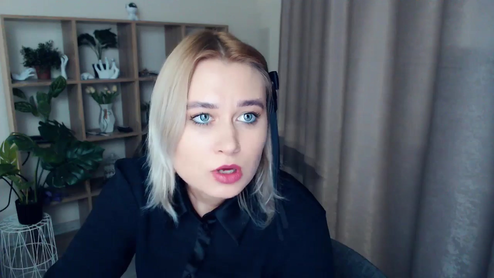 Gallery image thumbnail from Kukla_kolduna's myfreecams stream on, 12/27/2024, 19:09 image 16 of 20