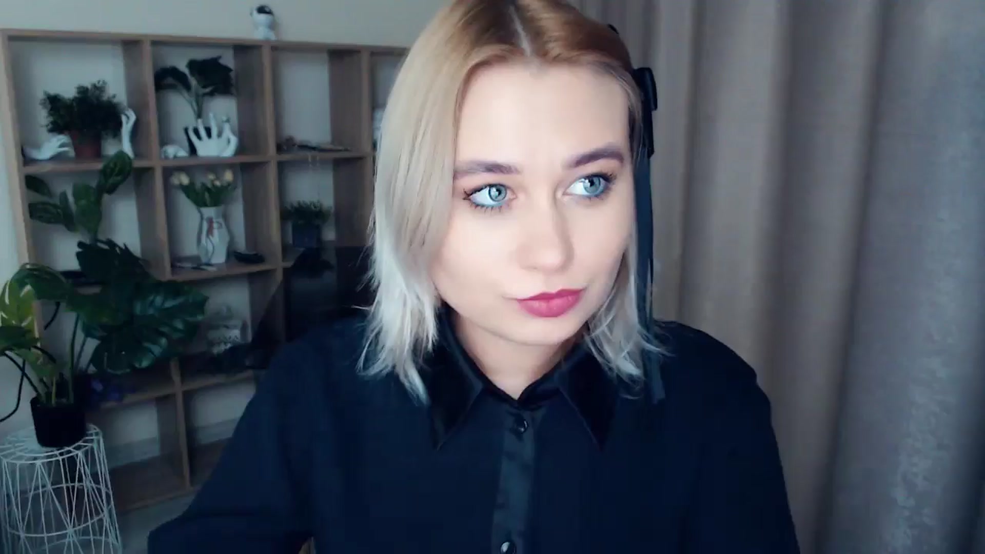Gallery image thumbnail from Kukla_kolduna's myfreecams stream on, 12/27/2024, 19:09 image 14 of 20