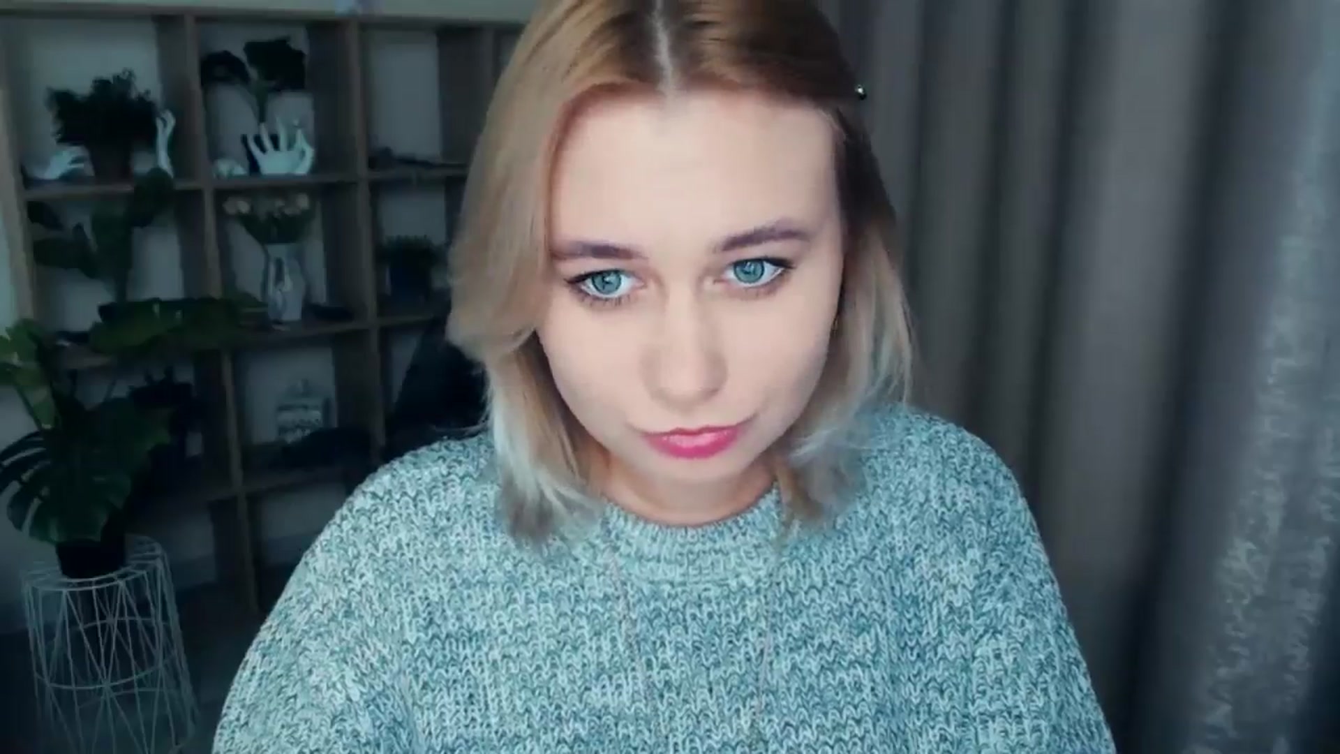 Gallery image thumbnail from Kukla_kolduna's myfreecams stream on, 12/28/2024, 15:40 image 5 of 20