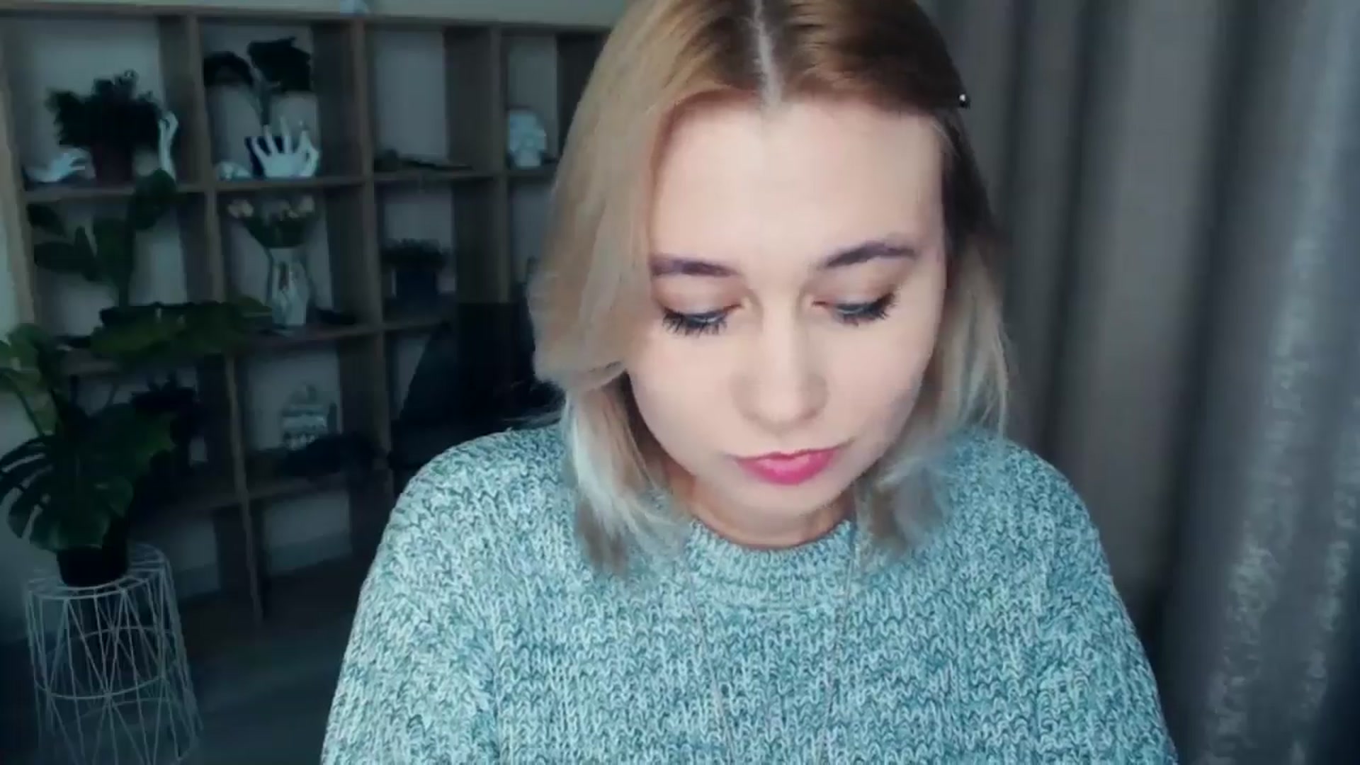 Gallery image thumbnail from Kukla_kolduna's myfreecams stream on, 12/28/2024, 15:40 image 6 of 20