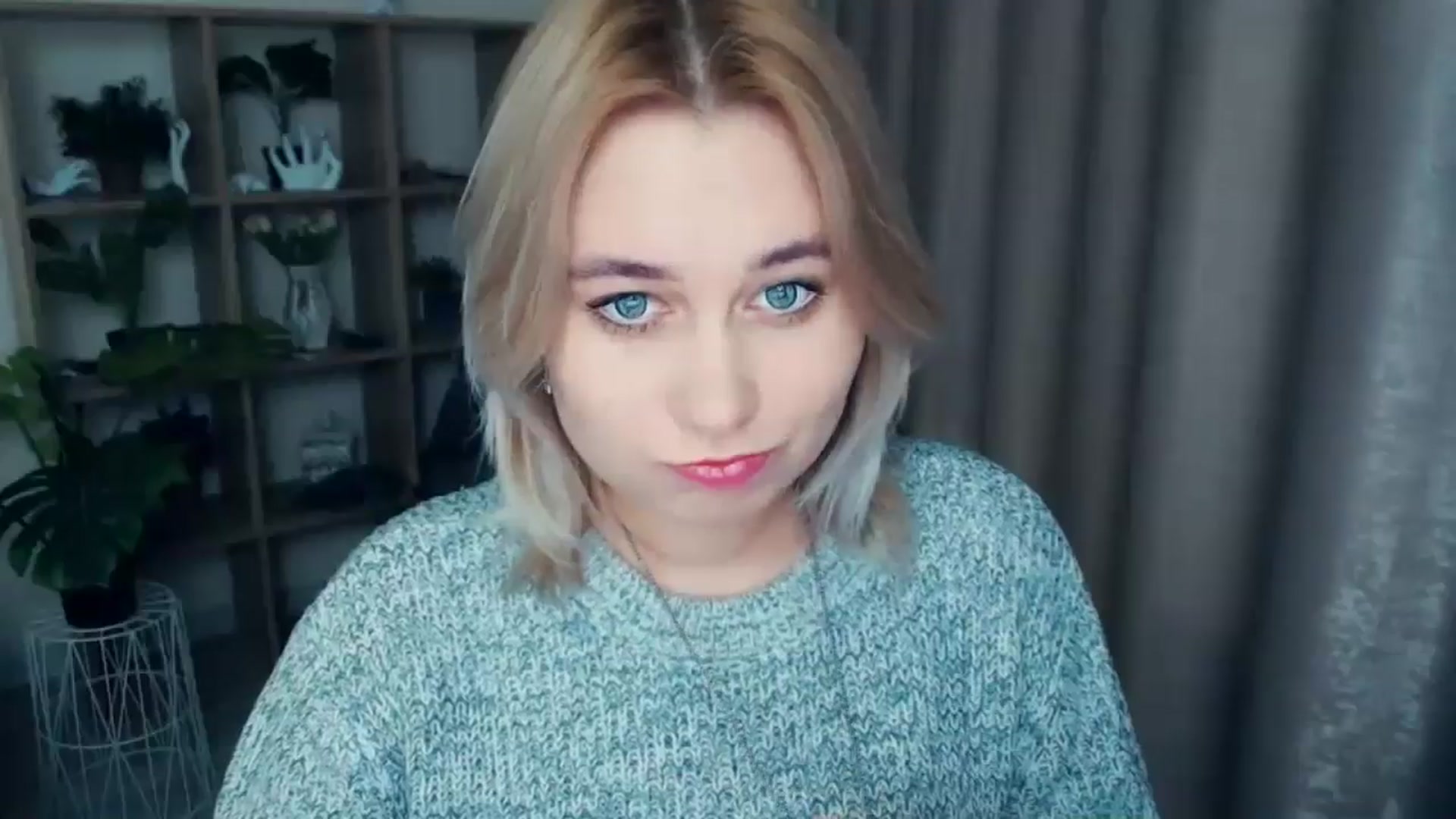 Gallery image thumbnail from Kukla_kolduna's myfreecams stream on, 12/28/2024, 15:40 image 3 of 20