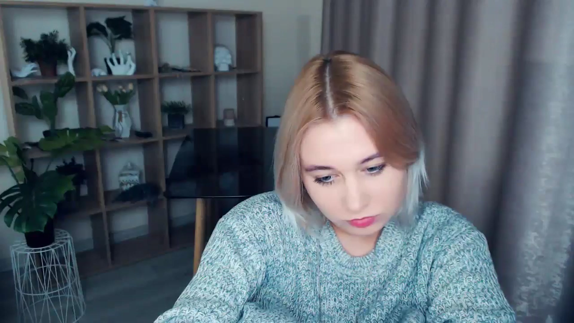 Gallery image thumbnail from Kukla_kolduna's myfreecams stream on, 12/28/2024, 15:40 image 13 of 20