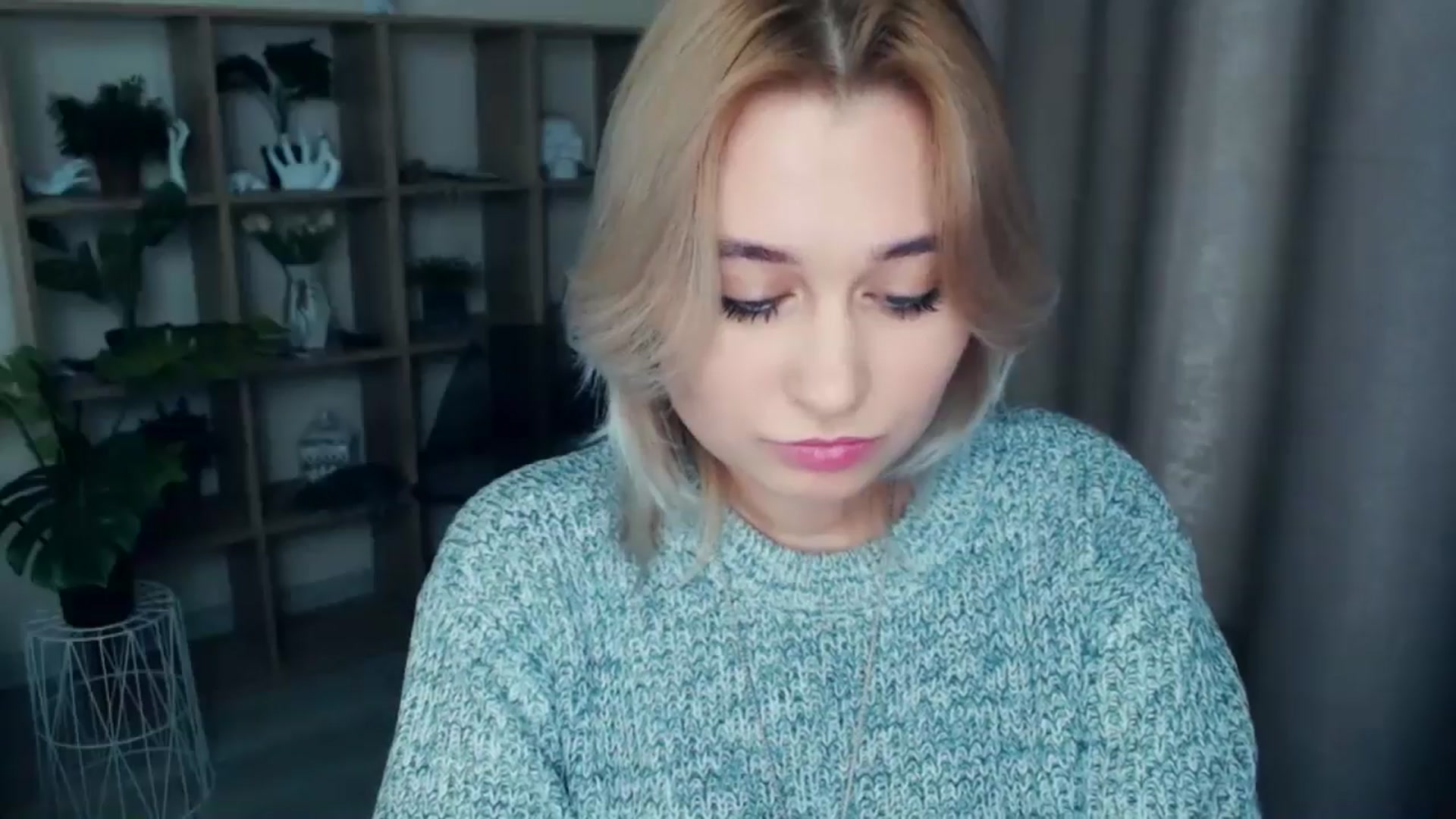 Gallery image thumbnail from Kukla_kolduna's myfreecams stream on, 12/28/2024, 17:22 image 9 of 20