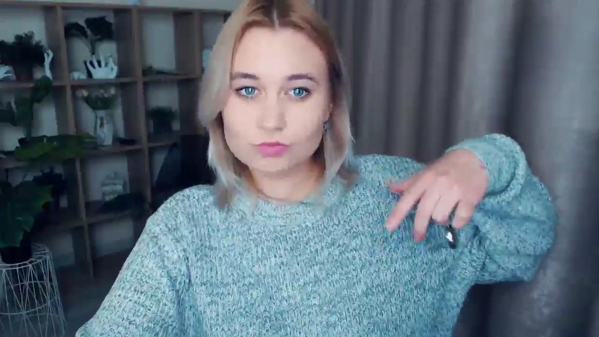 Gallery image thumbnail from Kukla_kolduna's myfreecams stream on, 12/28/2024, 17:22 image 14 of 20