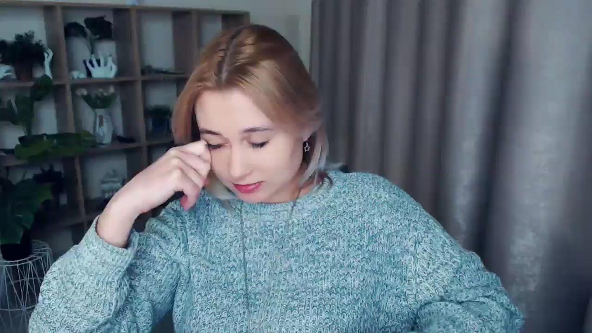Gallery image thumbnail from Kukla_kolduna's myfreecams stream on, 12/28/2024, 18:37 image 10 of 20
