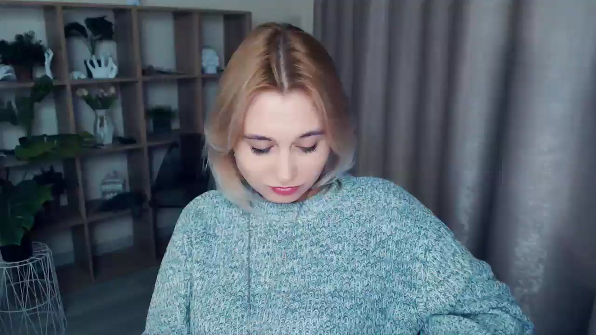 Gallery image thumbnail from Kukla_kolduna's myfreecams stream on, 12/28/2024, 18:37 image 14 of 20
