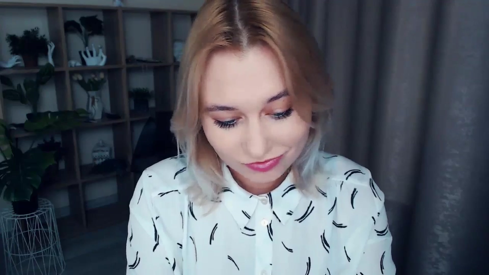Gallery image thumbnail from Kukla_kolduna's myfreecams stream on, 12/29/2024, 15:50 image 9 of 20