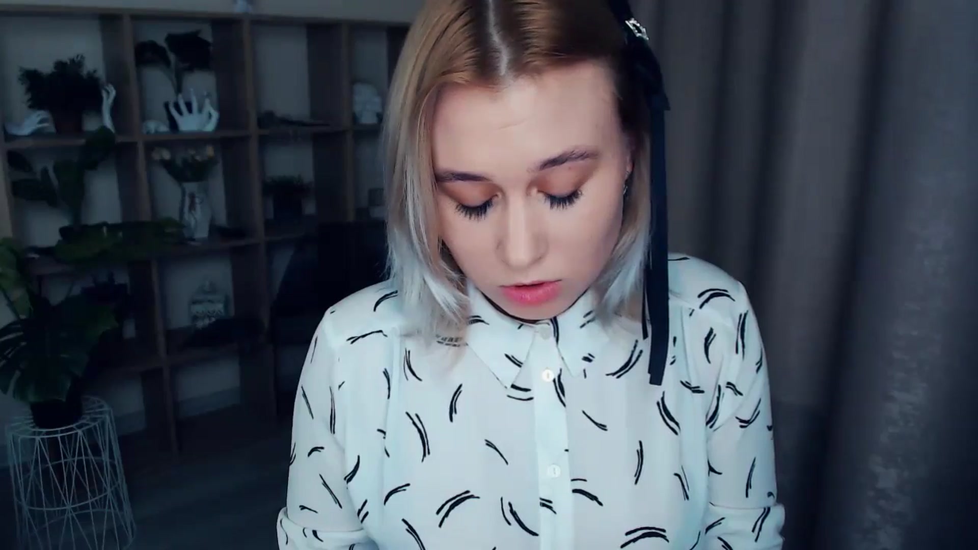 Gallery image thumbnail from Kukla_kolduna's myfreecams stream on, 12/29/2024, 15:50 image 4 of 20