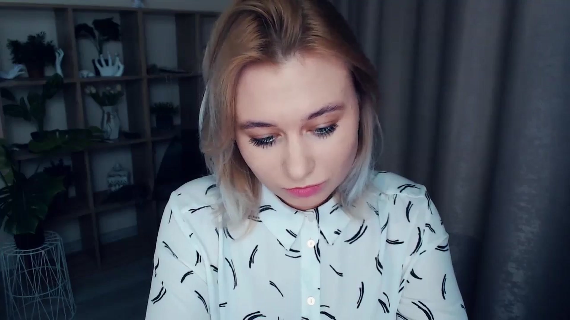 Gallery image thumbnail from Kukla_kolduna's myfreecams stream on, 12/29/2024, 15:50 image 6 of 20
