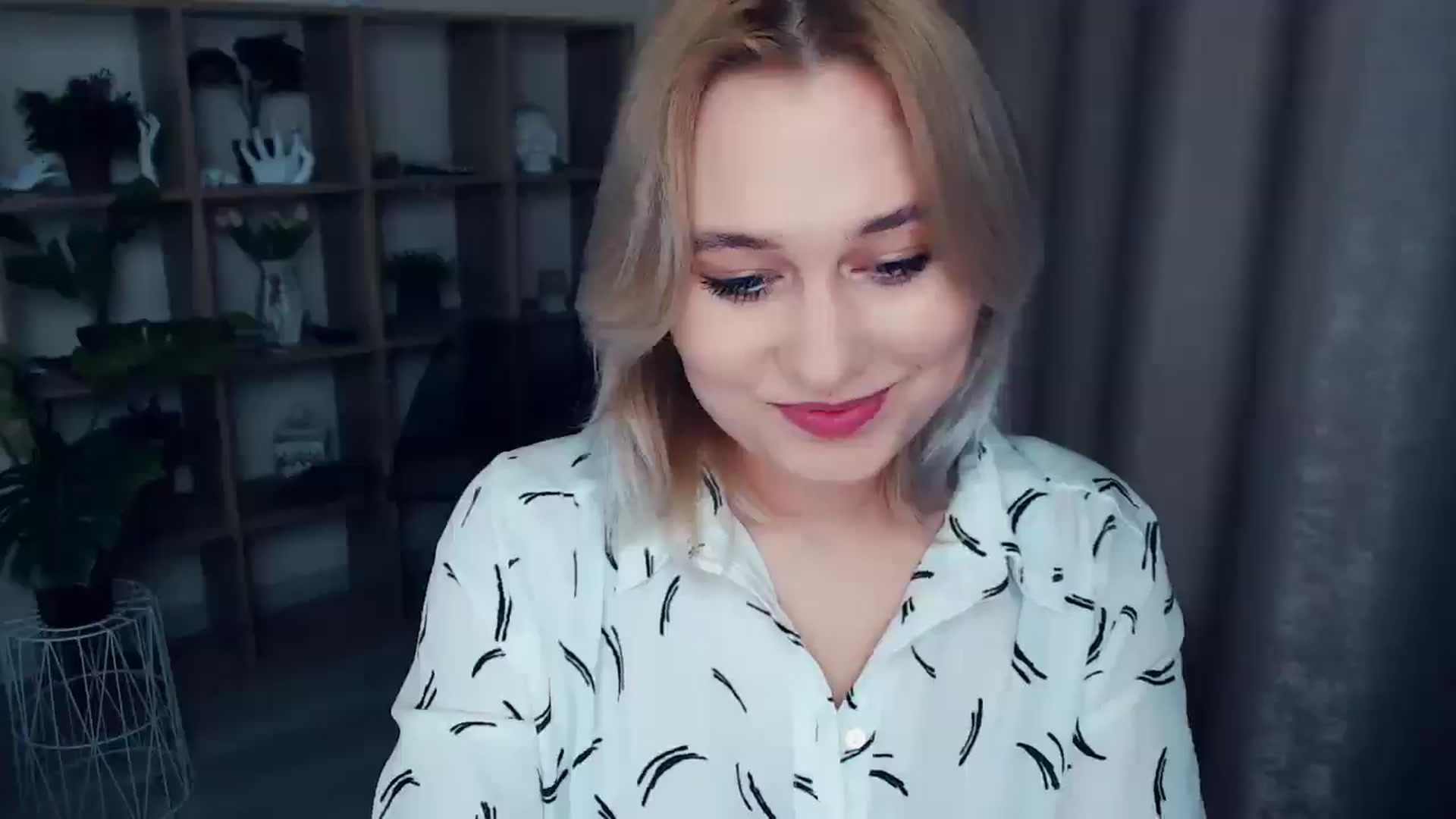Gallery image thumbnail from Kukla_kolduna's myfreecams stream on, 12/29/2024, 17:21 image 19 of 20