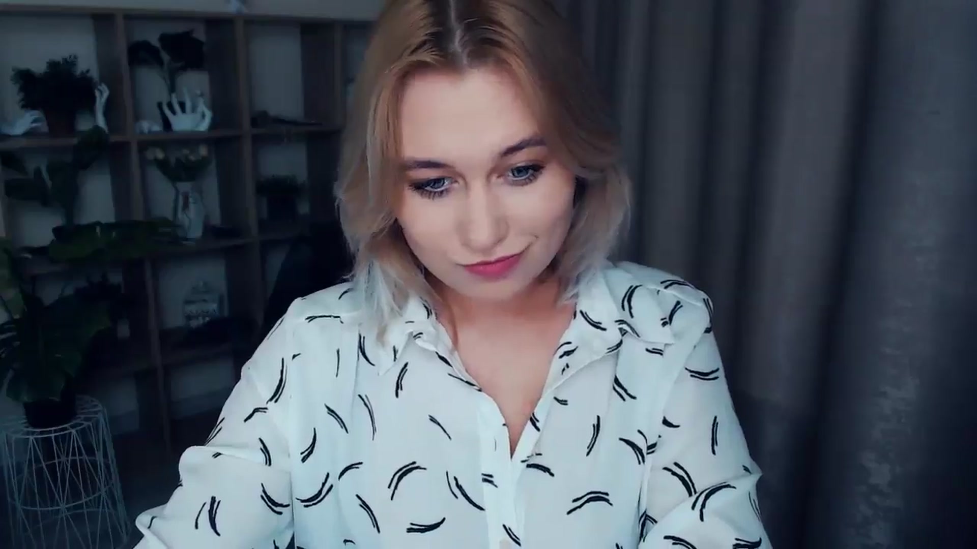 Gallery image thumbnail from Kukla_kolduna's myfreecams stream on, 12/29/2024, 17:21 image 8 of 20