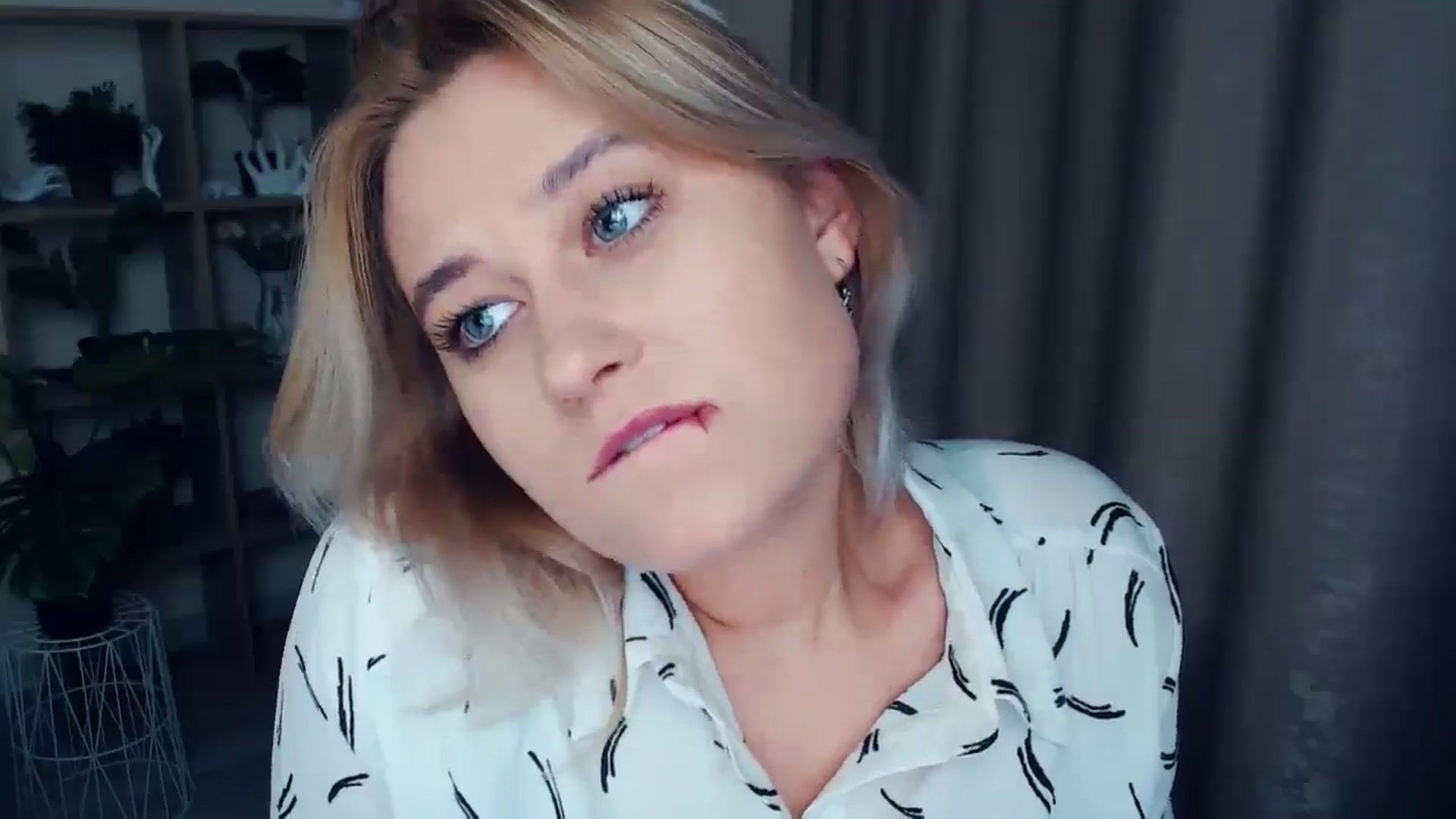 Gallery image thumbnail from Kukla_kolduna's myfreecams stream on, 12/29/2024, 17:21 image 5 of 20