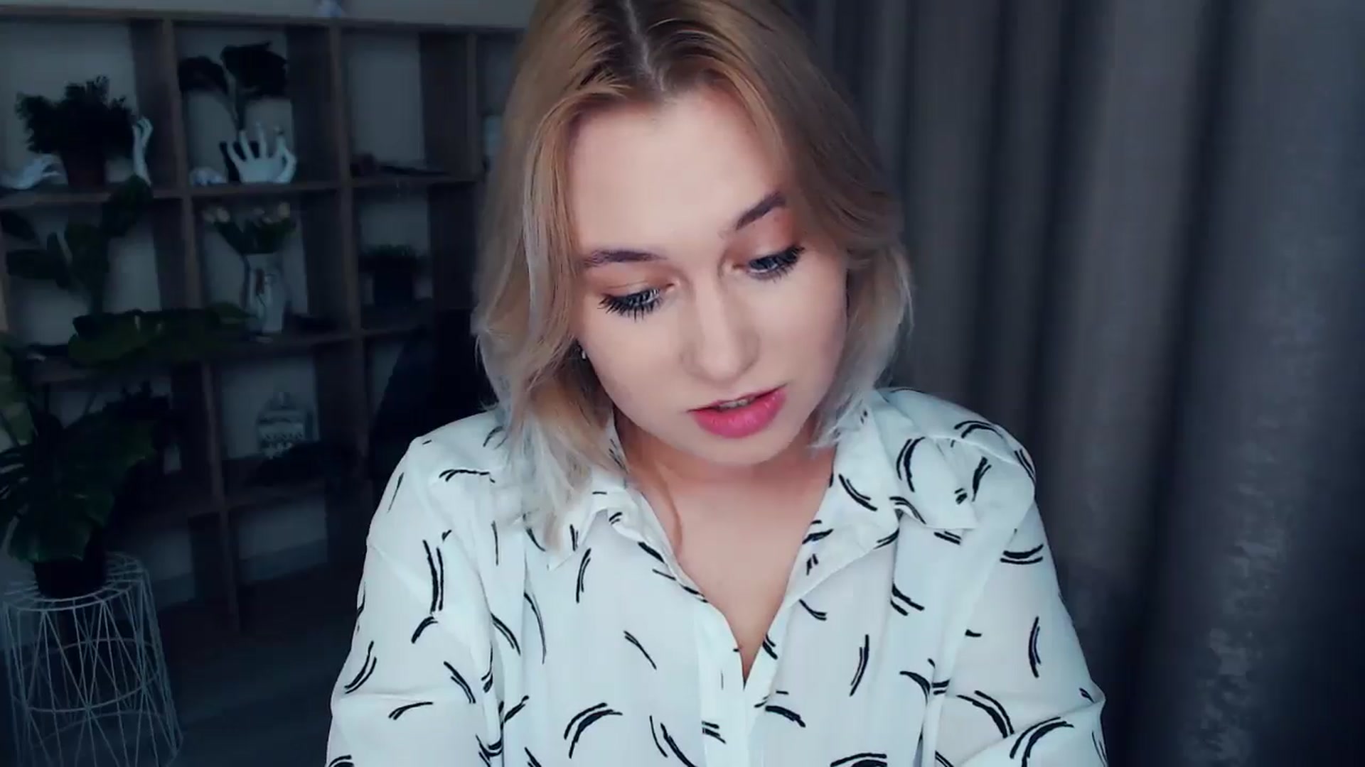 Gallery image thumbnail from Kukla_kolduna's myfreecams stream on, 12/29/2024, 17:21 image 9 of 20
