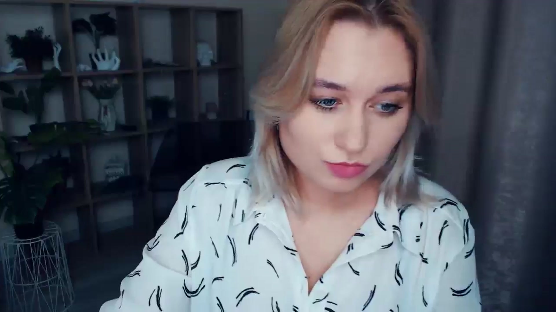 Gallery image thumbnail from Kukla_kolduna's myfreecams stream on, 12/29/2024, 17:21 image 17 of 20