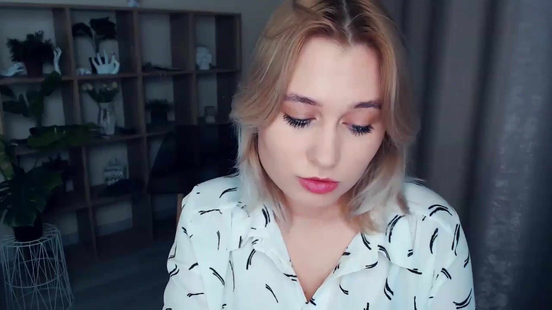 Gallery image thumbnail from Kukla_kolduna's myfreecams stream on, 12/29/2024, 17:21 image 13 of 20