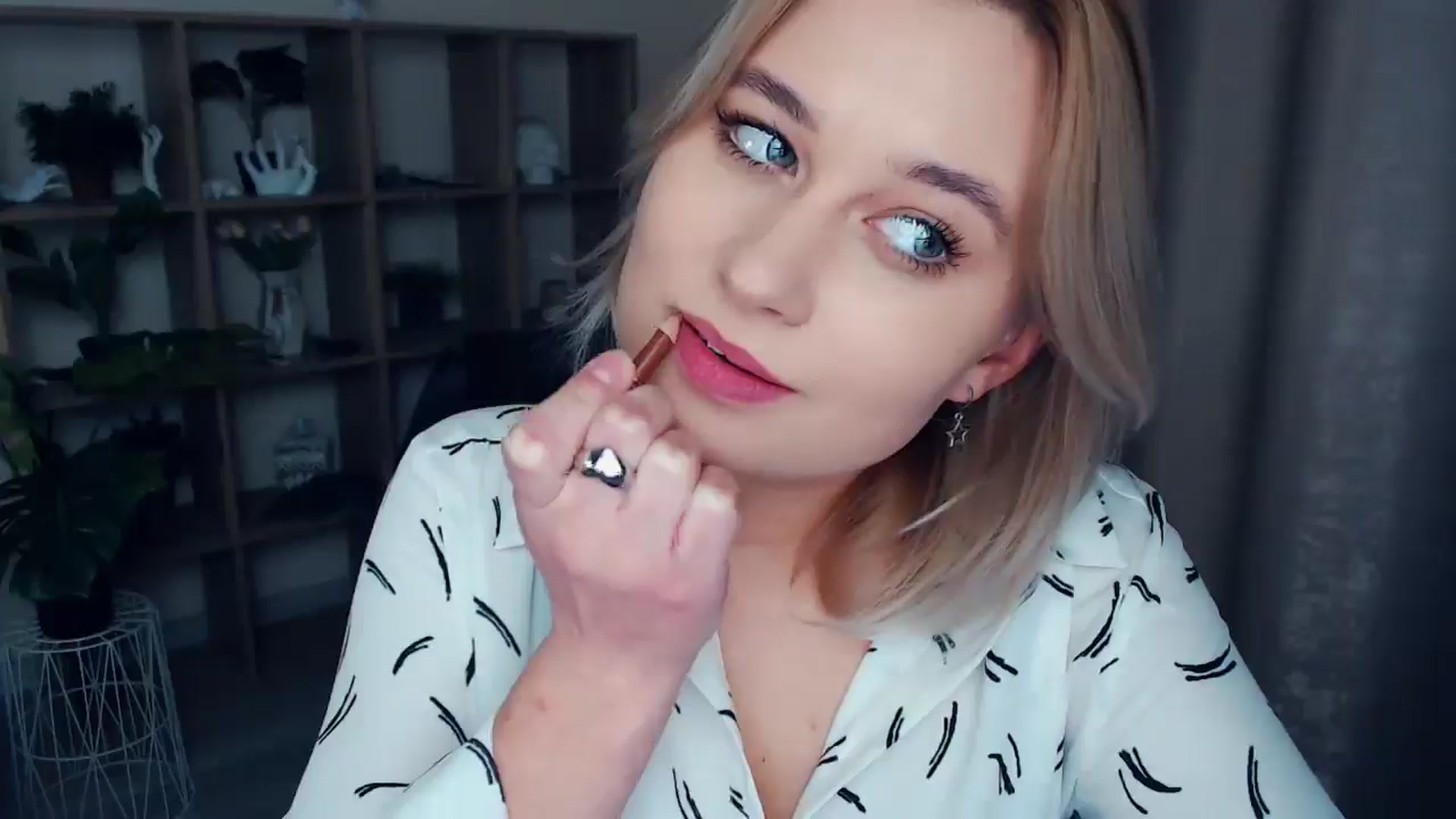 Gallery image thumbnail from Kukla_kolduna's myfreecams stream on, 12/29/2024, 17:21 image 10 of 20