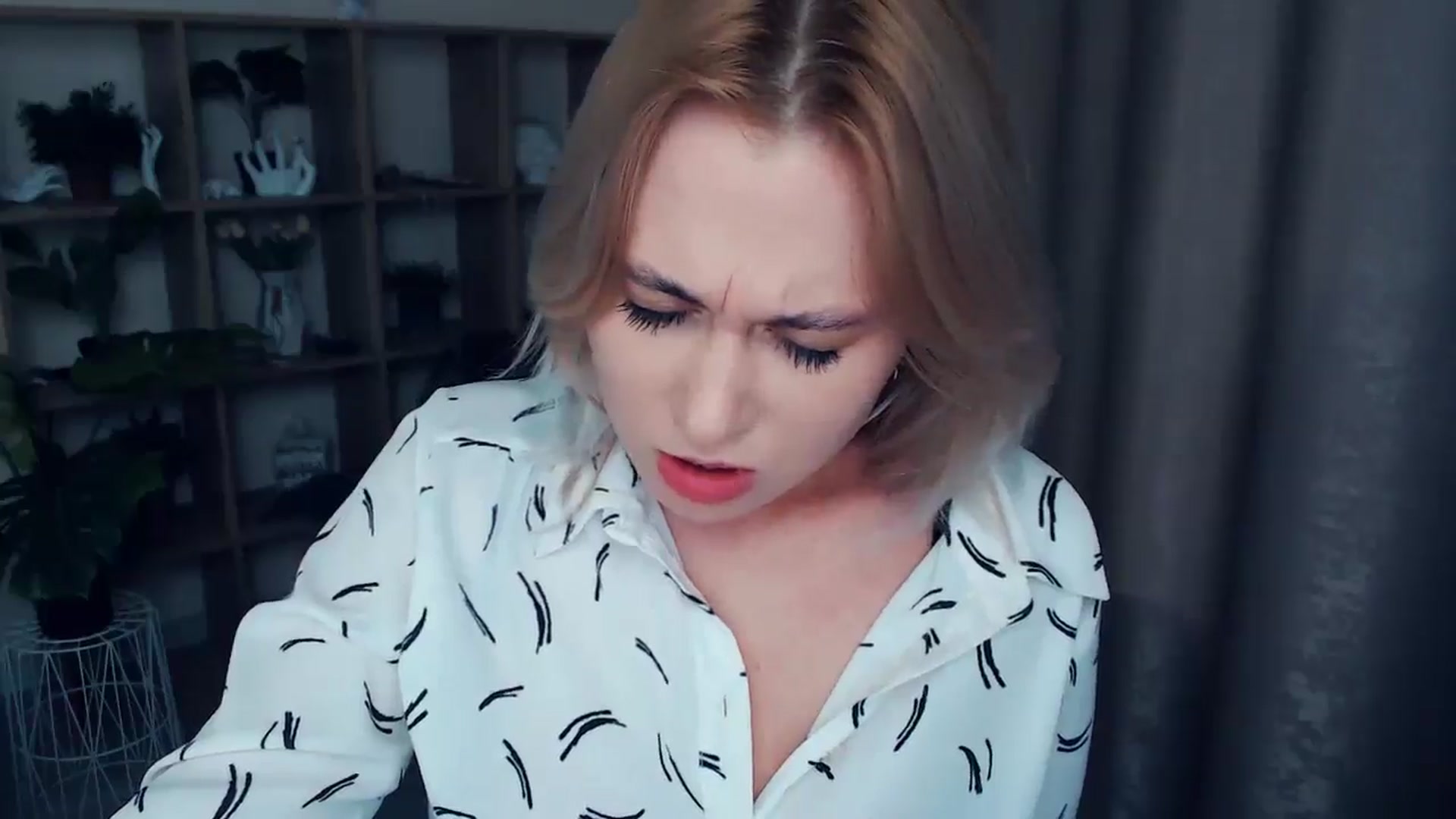 Gallery image thumbnail from Kukla_kolduna's myfreecams stream on, 12/29/2024, 17:21 image 7 of 20