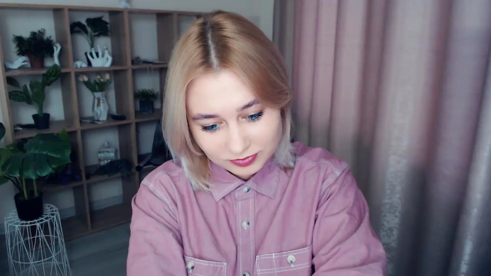 Gallery image thumbnail from Kukla_kolduna's myfreecams stream on, 01/03/2025, 13:56 image 9 of 20