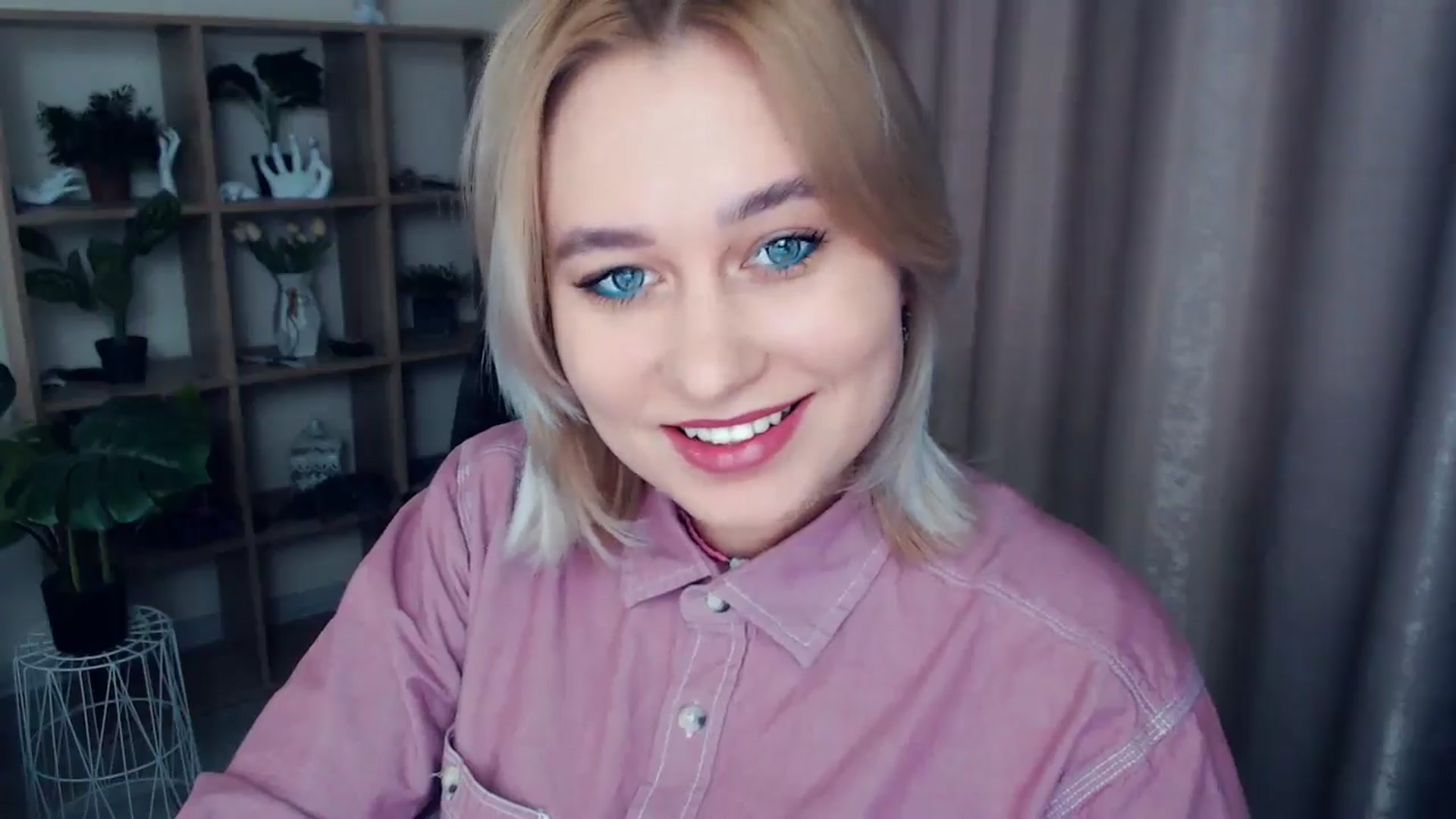 Gallery image thumbnail from Kukla_kolduna's myfreecams stream on, 01/03/2025, 13:56 image 15 of 20