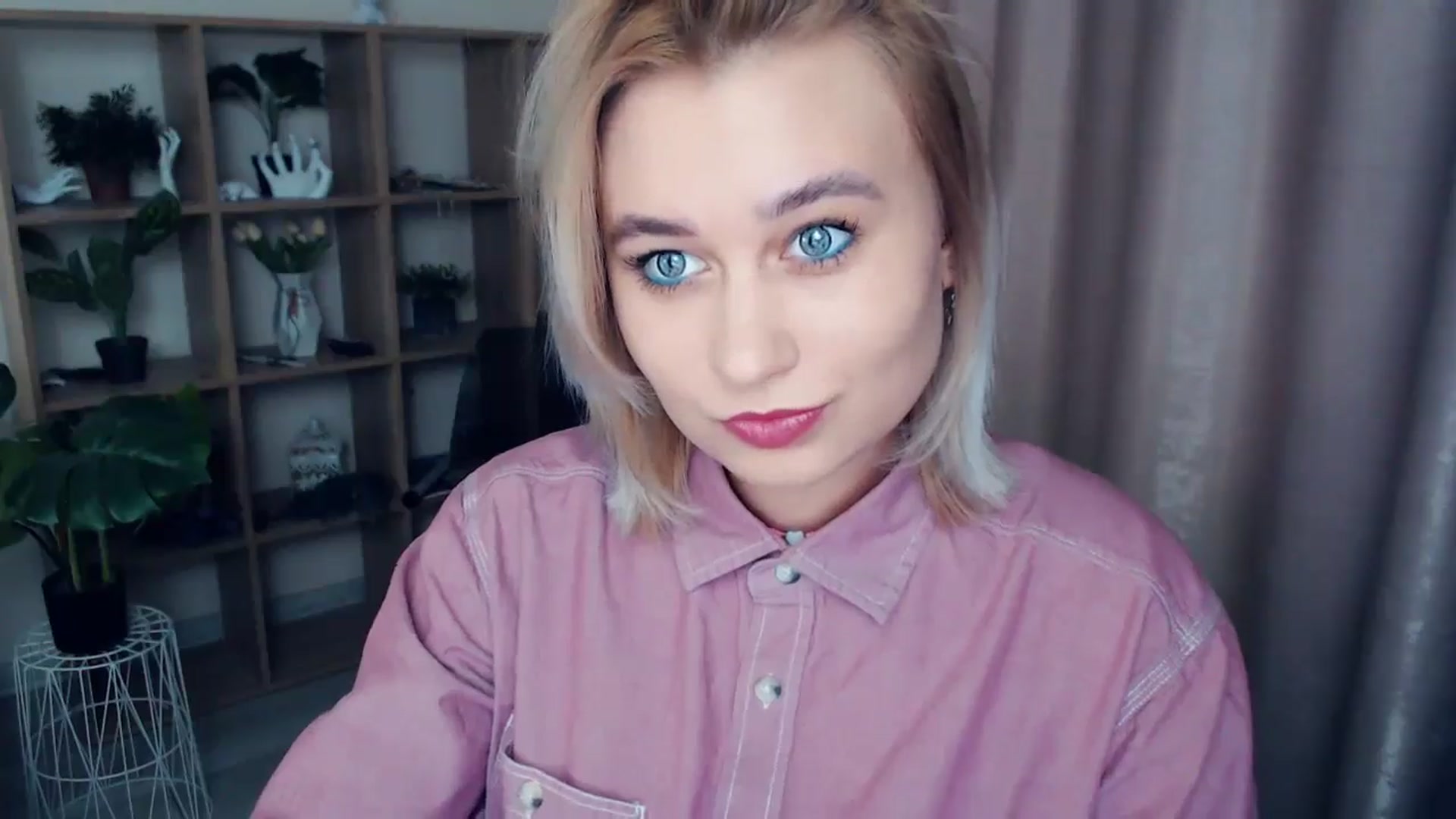 Gallery image thumbnail from Kukla_kolduna's myfreecams stream on, 01/03/2025, 13:56 image 14 of 20