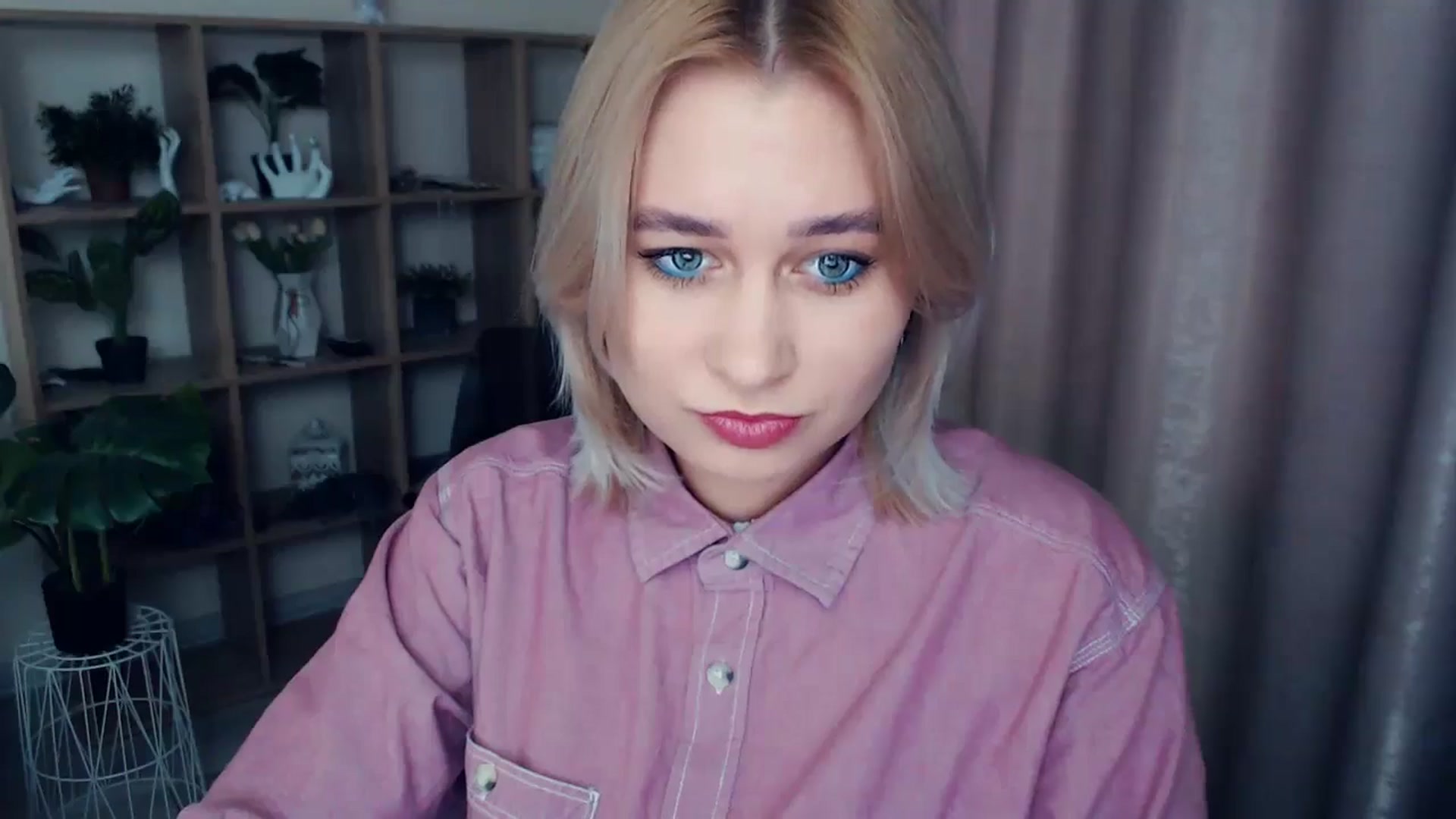Gallery image thumbnail from Kukla_kolduna's myfreecams stream on, 01/03/2025, 13:56 image 13 of 20