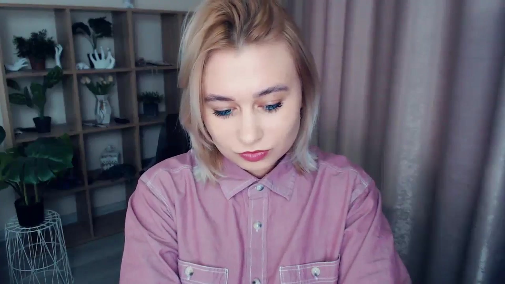 Gallery image thumbnail from Kukla_kolduna's myfreecams stream on, 01/03/2025, 13:56 image 12 of 20