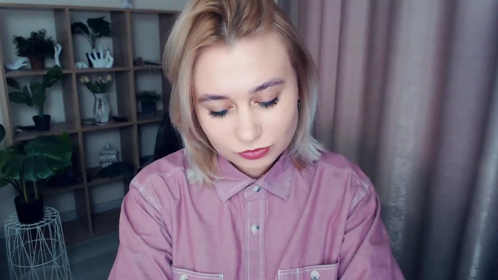 Gallery image thumbnail from Kukla_kolduna's myfreecams stream on, 01/03/2025, 13:56 image 11 of 20