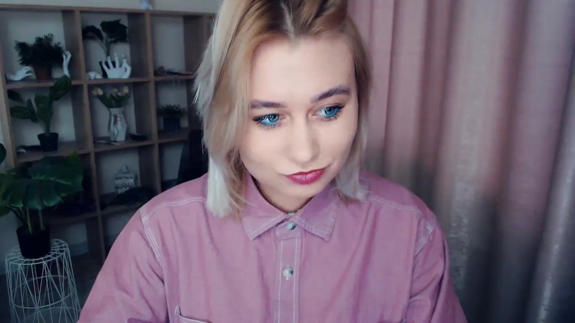 Gallery image thumbnail from Kukla_kolduna's myfreecams stream on, 01/03/2025, 13:56 image 5 of 20