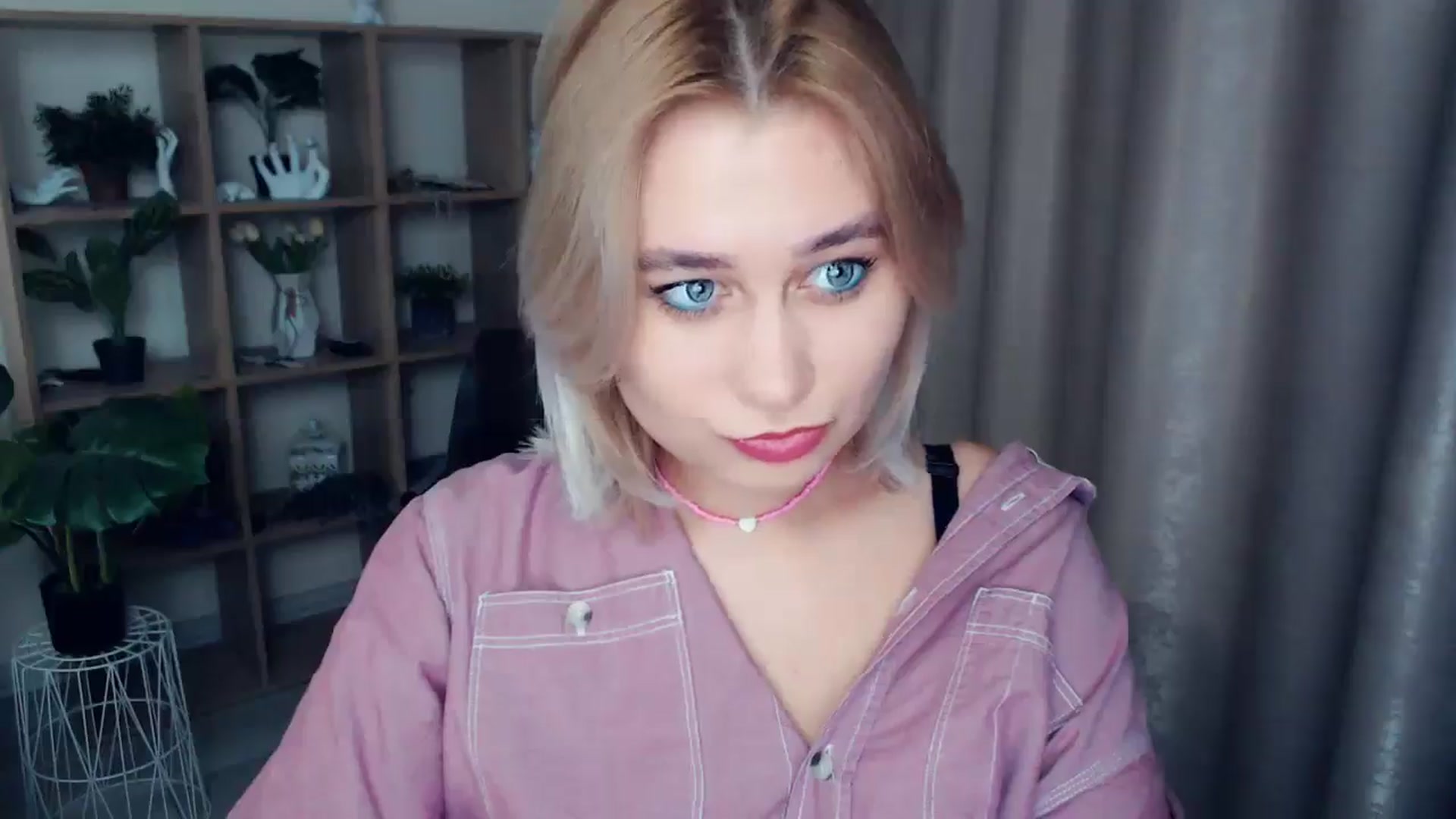 Gallery image thumbnail from Kukla_kolduna's myfreecams stream on, 01/03/2025, 15:32 image 19 of 20