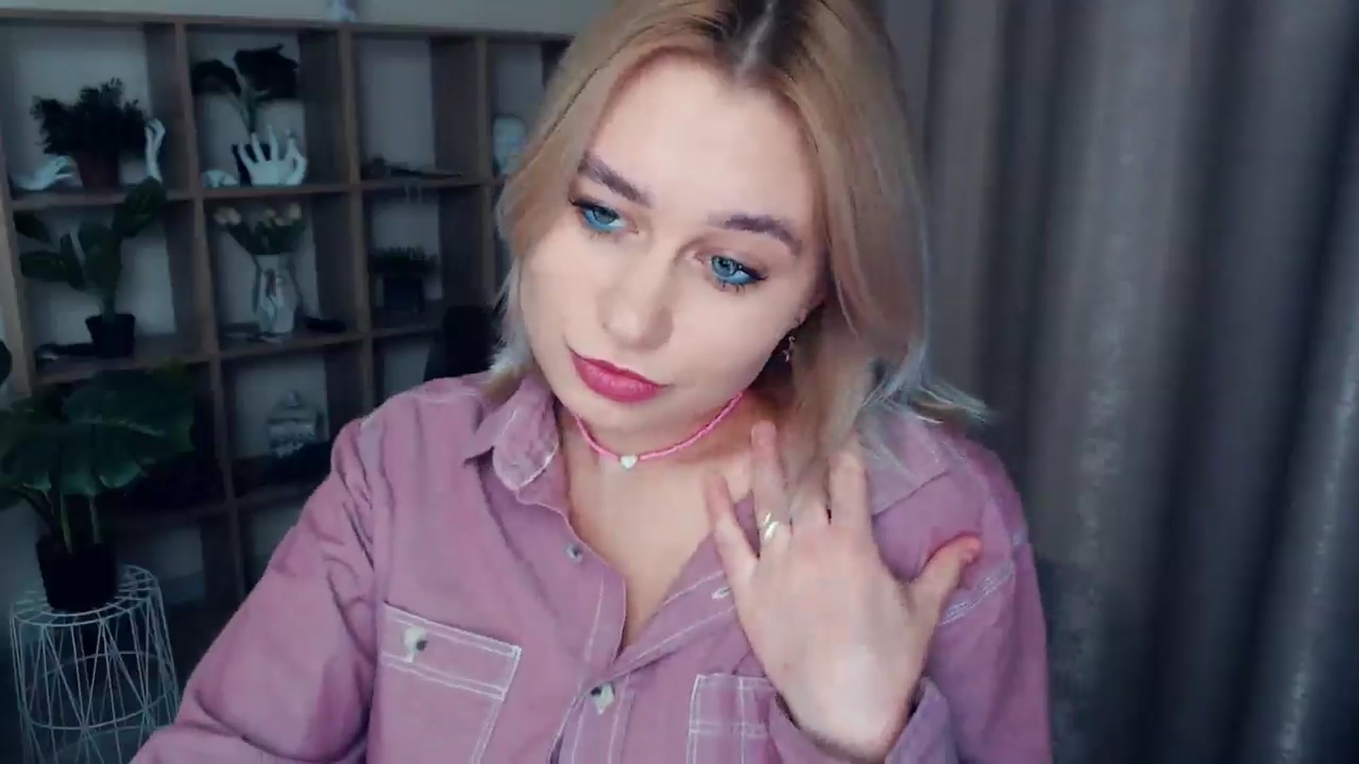 Gallery image thumbnail from Kukla_kolduna's myfreecams stream on, 01/03/2025, 15:32 image 10 of 20