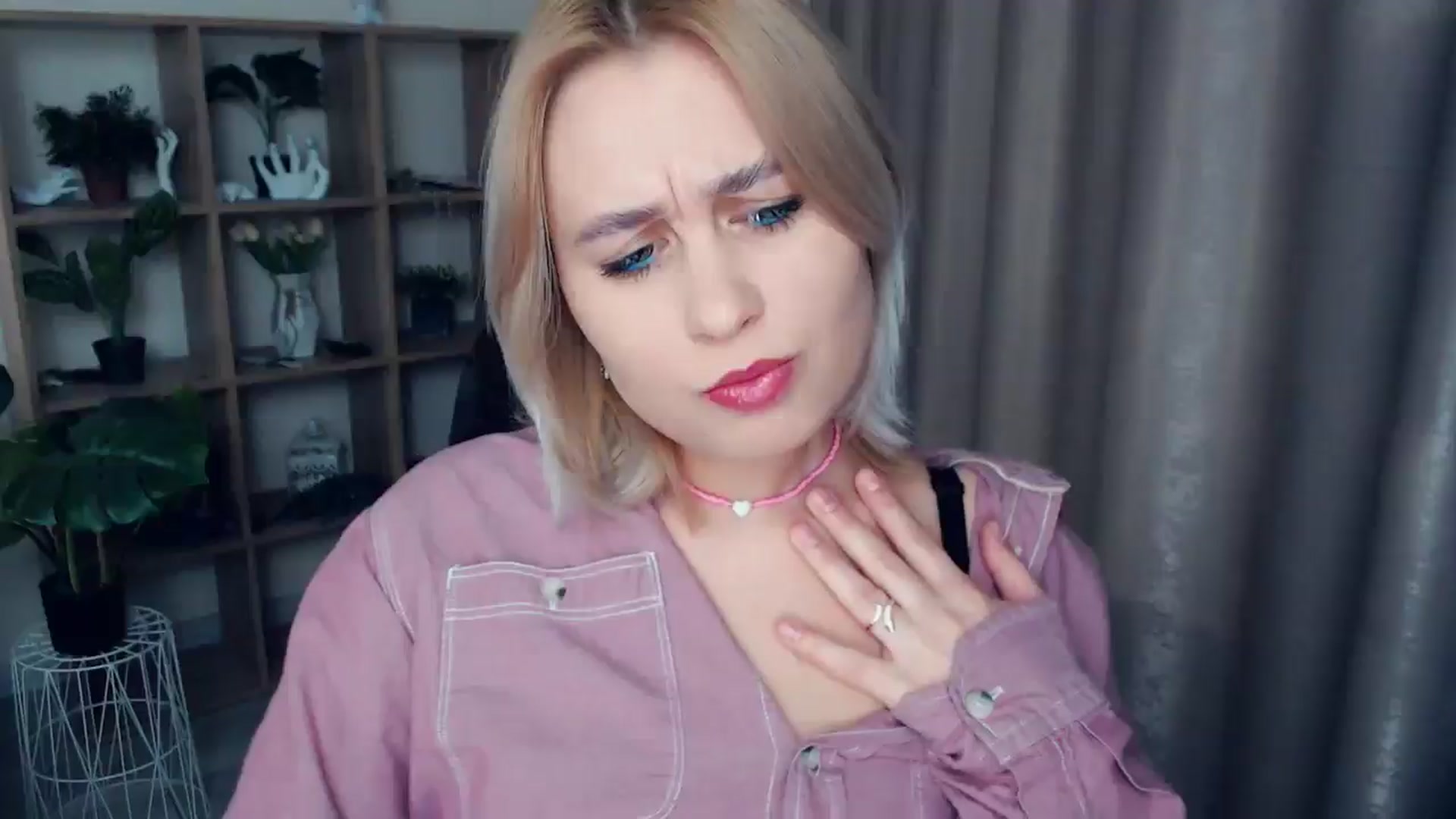 Gallery image thumbnail from Kukla_kolduna's myfreecams stream on, 01/03/2025, 15:32 image 17 of 20
