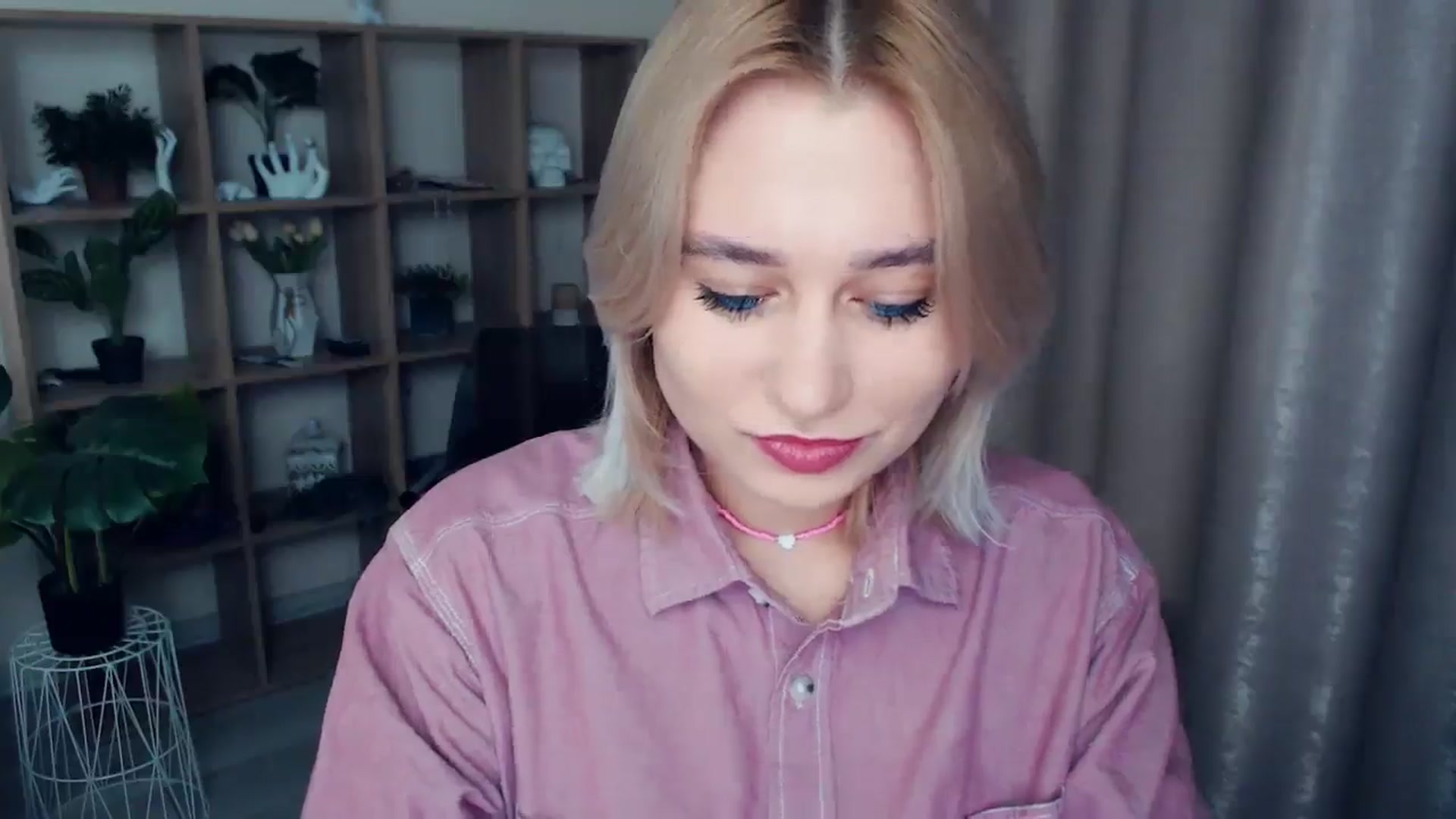 Gallery image thumbnail from Kukla_kolduna's myfreecams stream on, 01/03/2025, 15:32 image 4 of 20