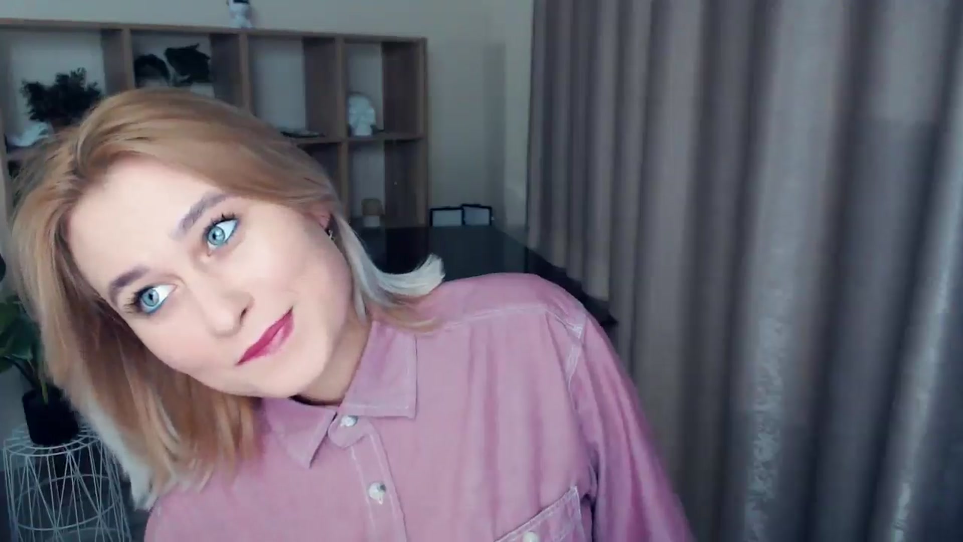 Gallery image thumbnail from Kukla_kolduna's myfreecams stream on, 01/03/2025, 17:01 image 3 of 20