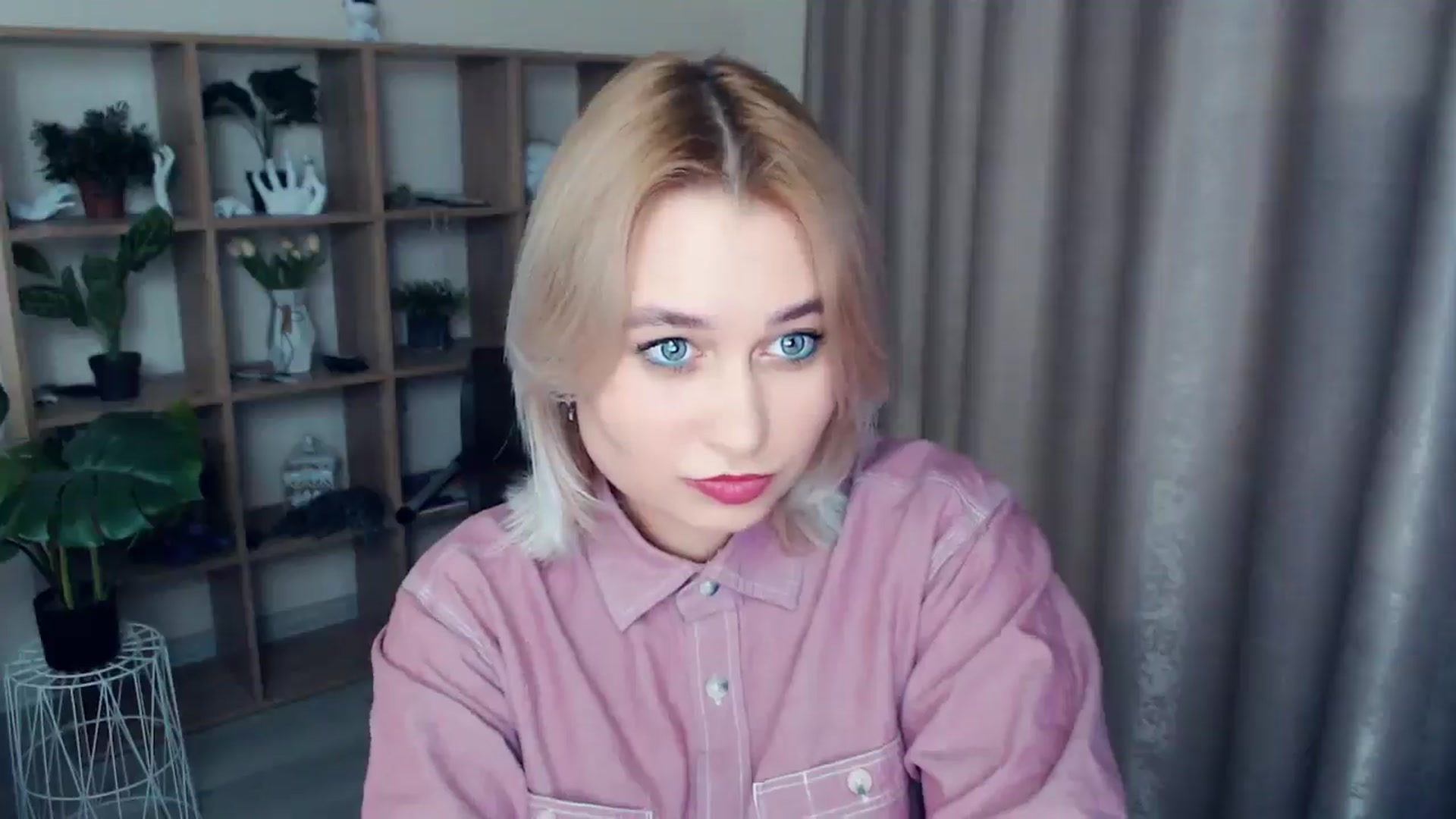 Gallery image thumbnail from Kukla_kolduna's myfreecams stream on, 01/03/2025, 17:01 image 18 of 20