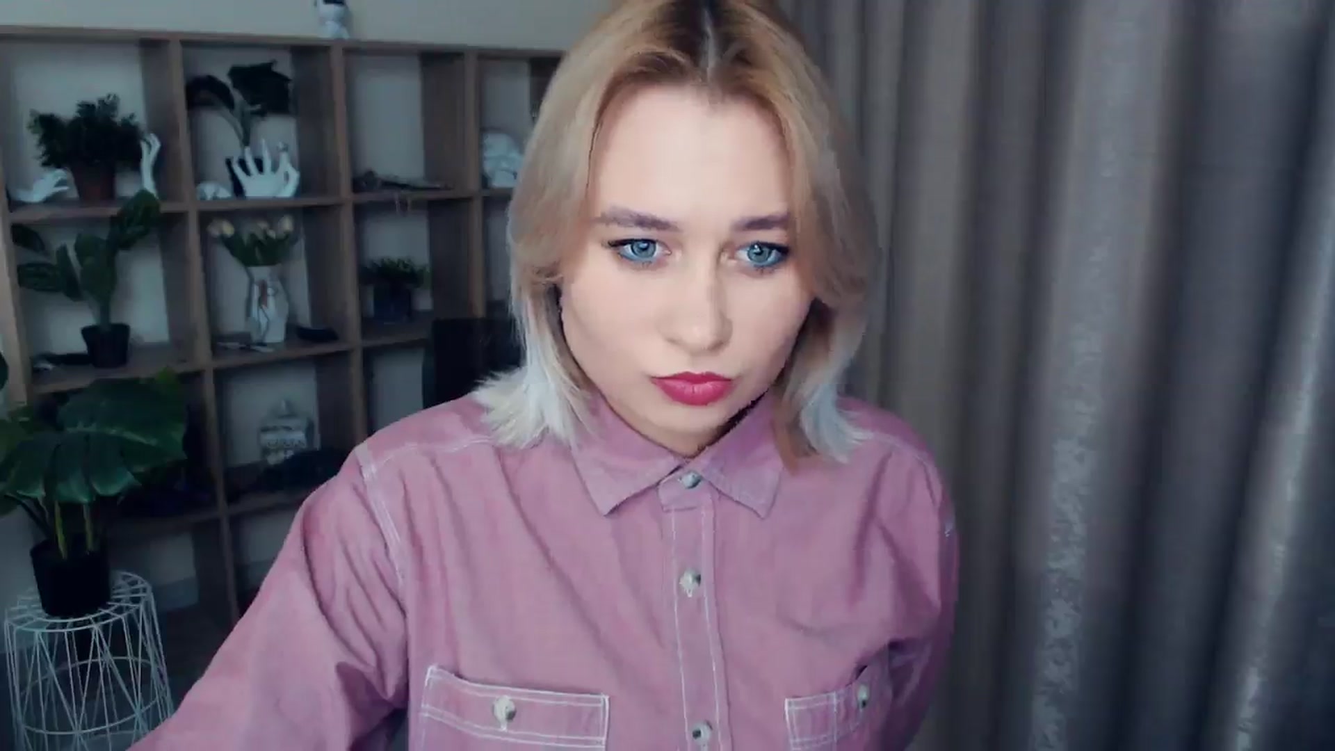 Gallery image thumbnail from Kukla_kolduna's myfreecams stream on, 01/03/2025, 17:01 image 13 of 20