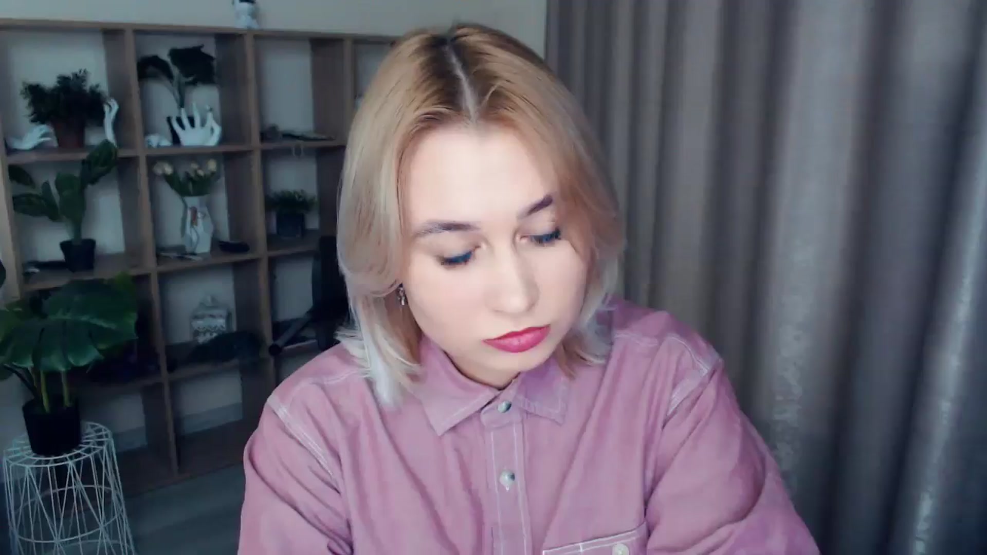 Gallery image thumbnail from Kukla_kolduna's myfreecams stream on, 01/03/2025, 17:01 image 16 of 20