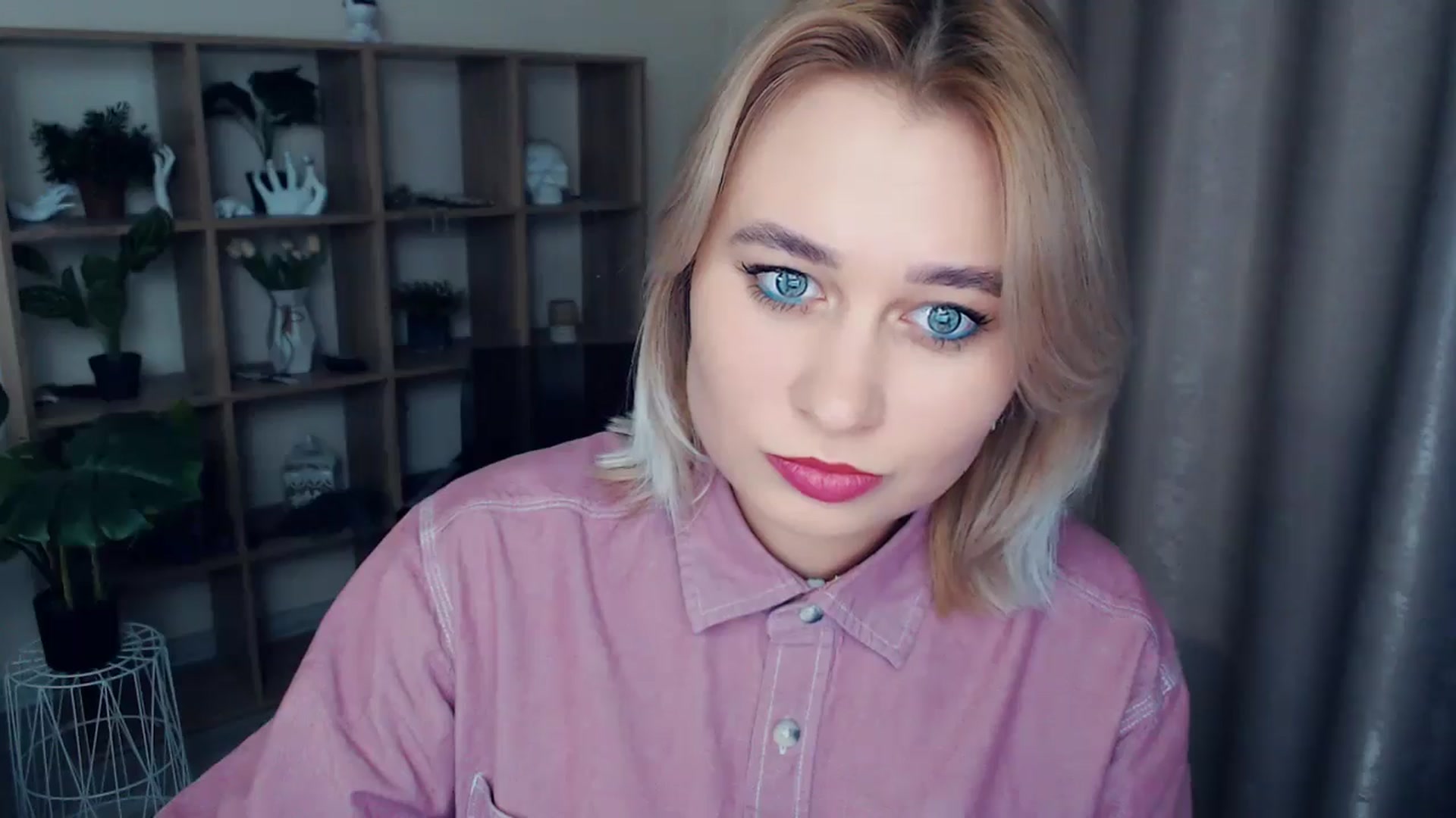 Gallery image thumbnail from Kukla_kolduna's myfreecams stream on, 01/03/2025, 17:01 image 12 of 20